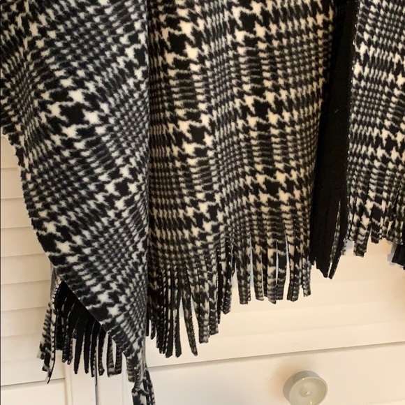 Shall - Picture 5 of 5